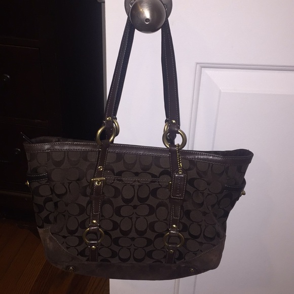 Coach Handbags - Coach vintage purse Coach Handbags - Coach vintage purse